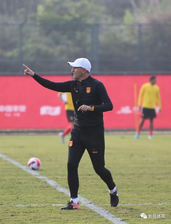 国产j8又粗又硬又大又爽小说