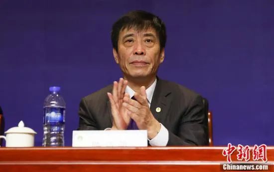 日本近亲乱ⅹxx电影